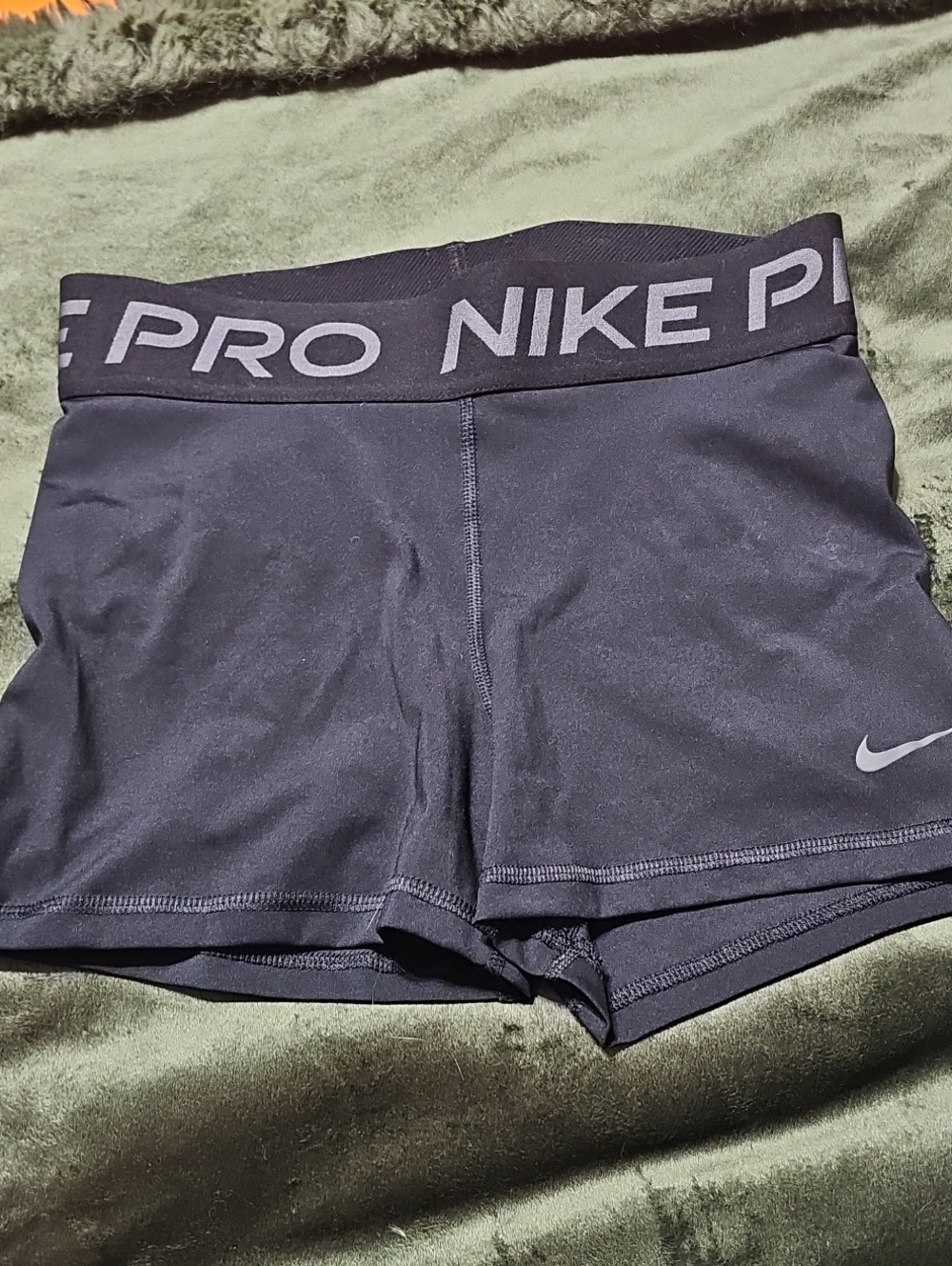Nike Pro Womens Sz Small  Black Biker Shorts.